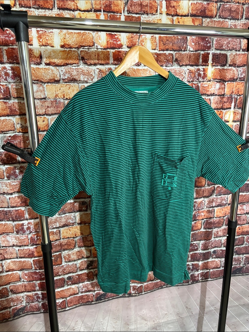 Vintage Y2K box loose fit Men's Green Striped Pocket T-Shirt union bay medium